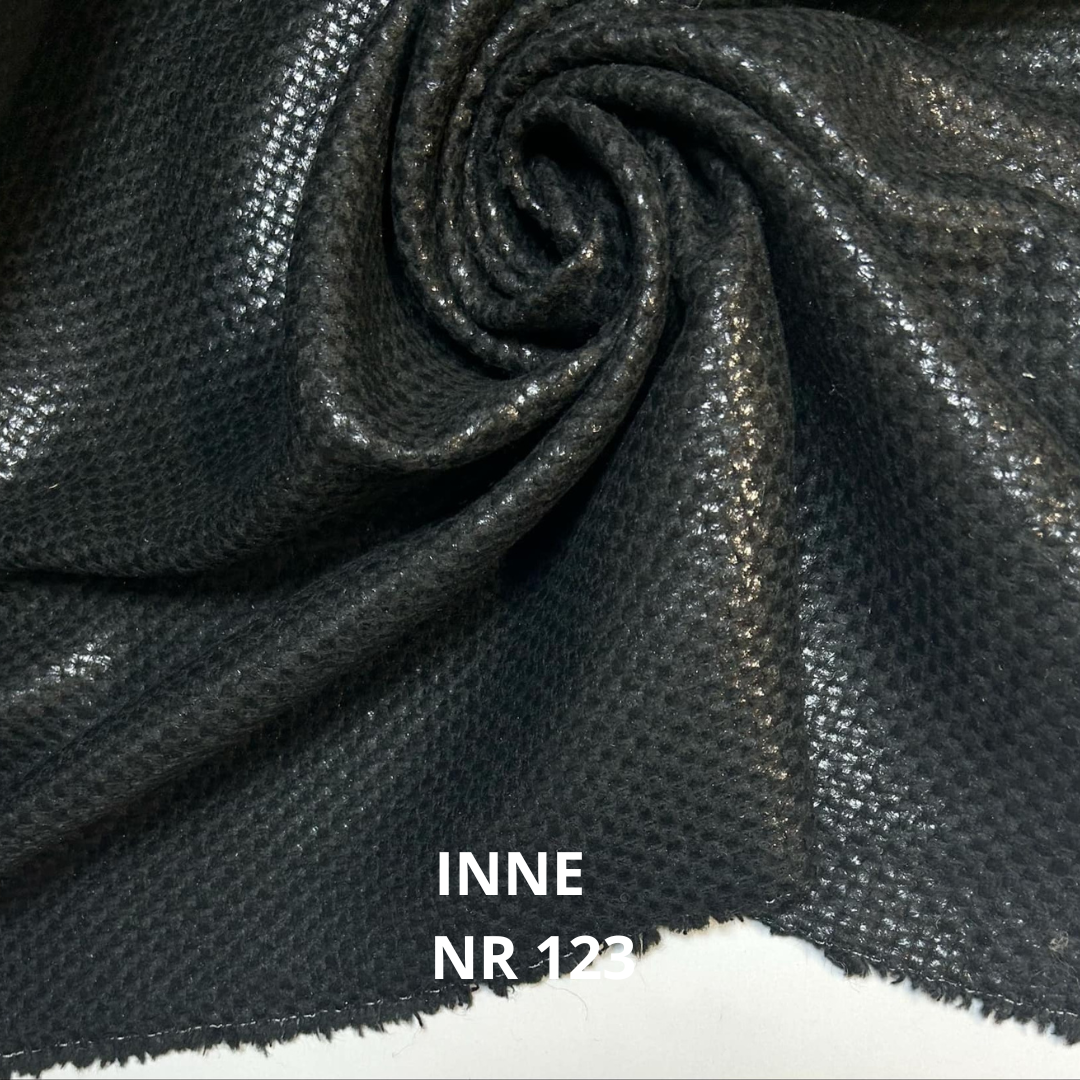 Czarna elegancka tkanina z wełną i połyskiem nr 123